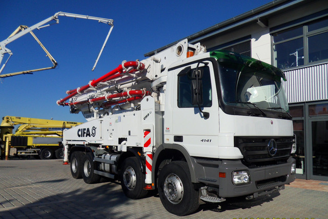 مضخات اسمنت  Mercedes-Benz 4141