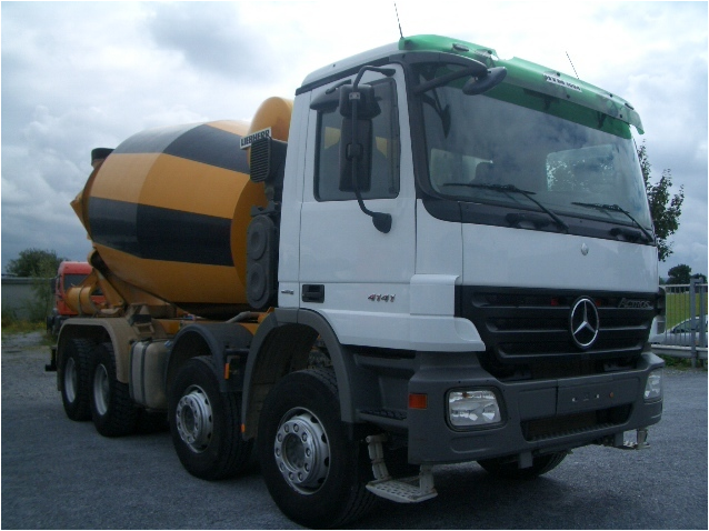 خلاط اسمنت ليبهر اكتروس 3236