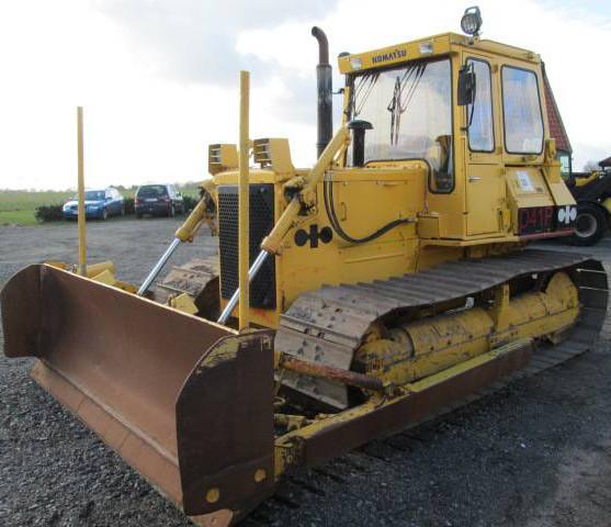 Komatsu بلدوزر كوماتسو مجنزرة