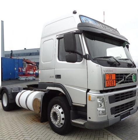 شاحنة فولفو