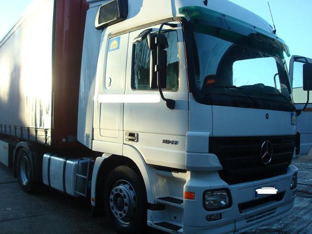 بلدوزر كوماتسو مجنزرة