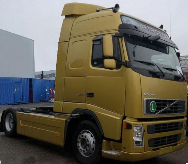 شاحنة فولفو