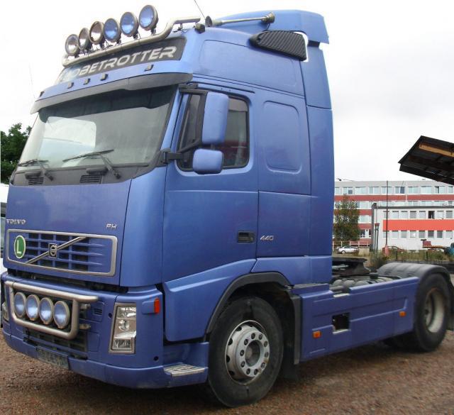 شاحنة فولفو