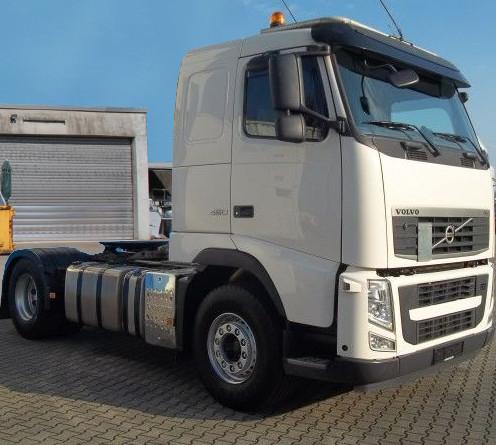 شاحنة فولفو