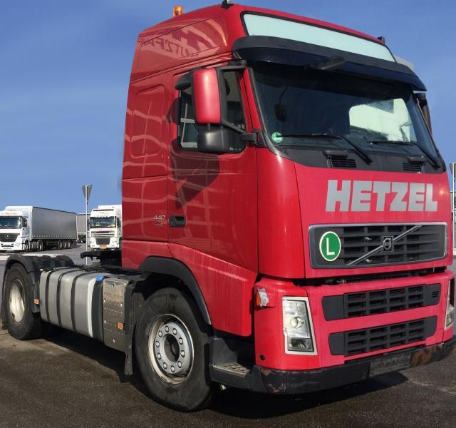 شاحنة فولفو