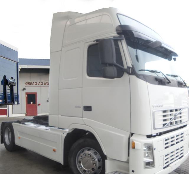 شاحنة فولفو