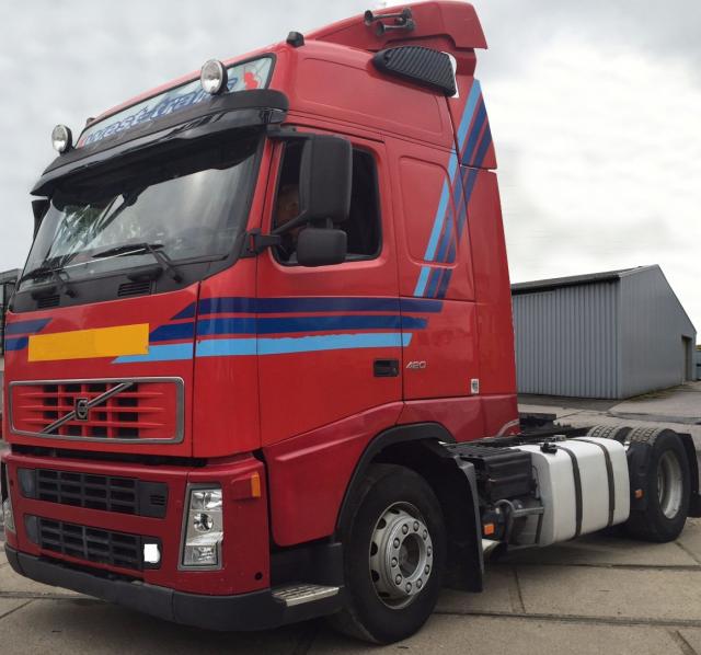 شاحنة فولفو