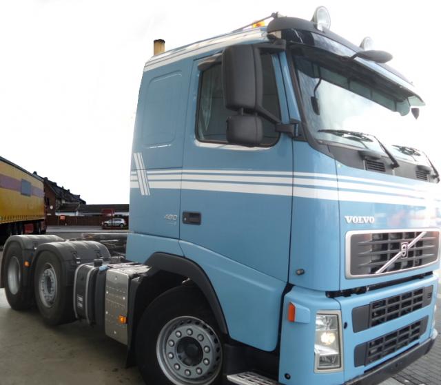 شاحنة فولفو