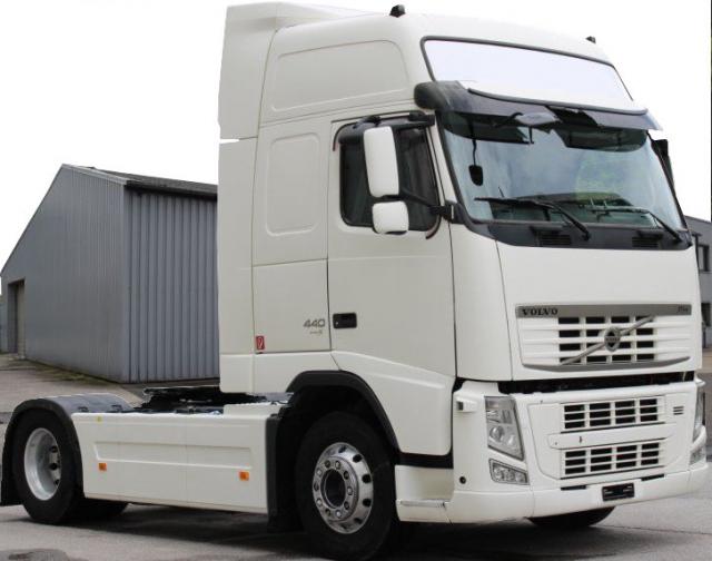 شاحنة فولفو