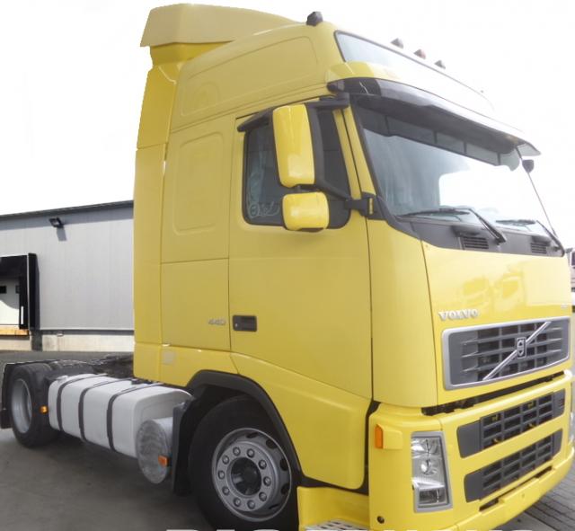 شاحنة فولفو
