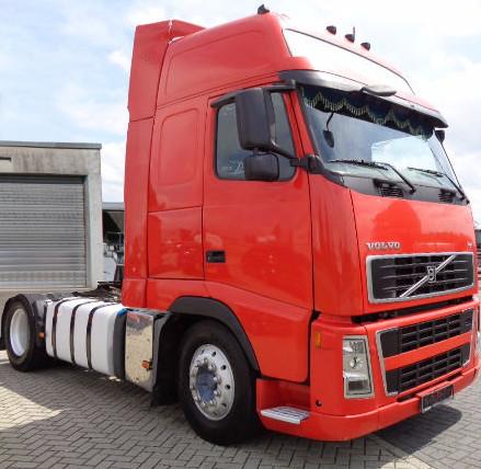 شاحنة فولفو