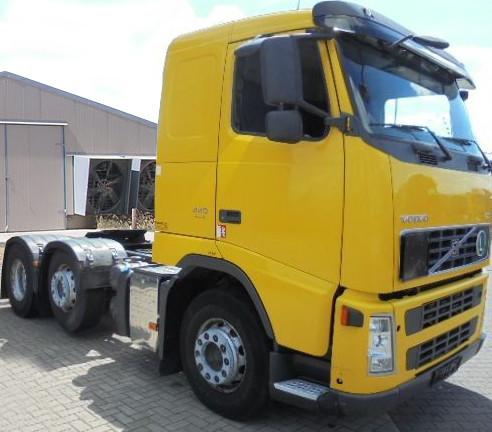 شاحنة فولفو 2008