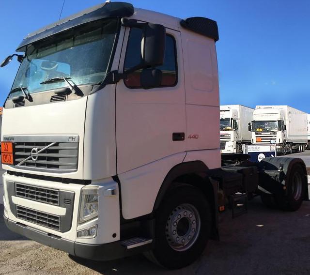 شاحنة فولفو