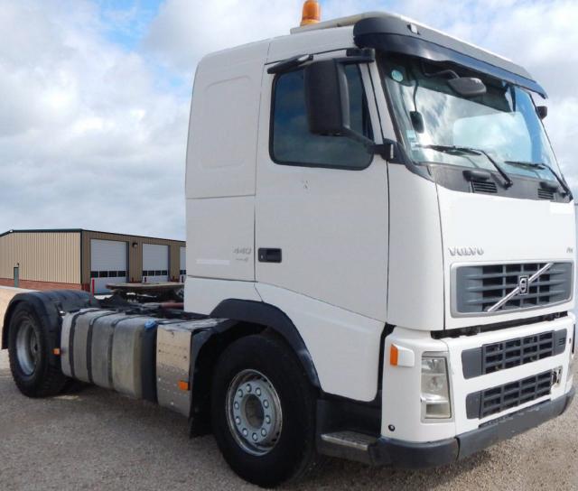 شاحنة فولفو