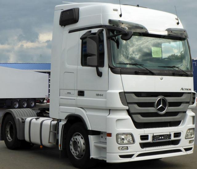 عدد شاحنتين اكتروس