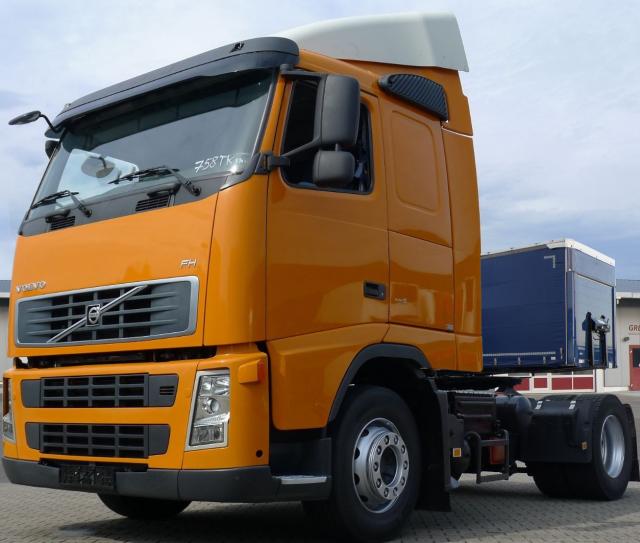 شاحنة فولفو