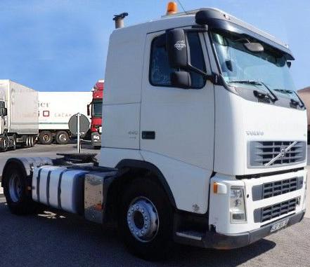 شاحنة فولفو