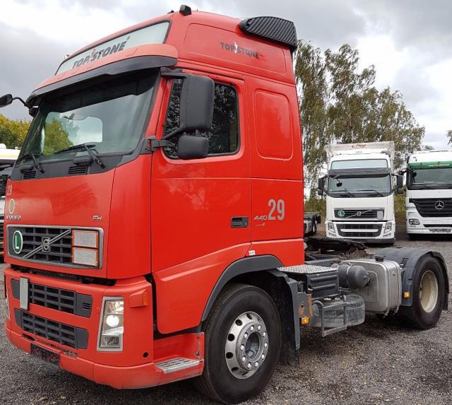 شاحنة فولفو