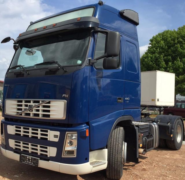 شاحنة فولفو