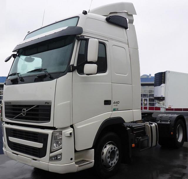 شاحنة فولفو