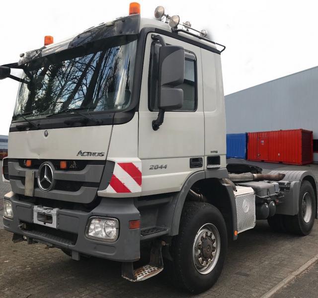 شاحنة اكتروس 4×4