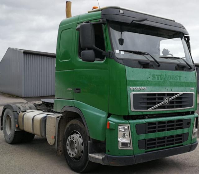 شاحنة فولفو