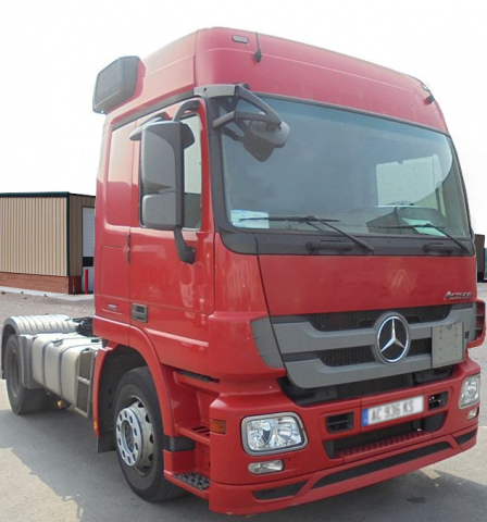 عدد 3 شاحنات