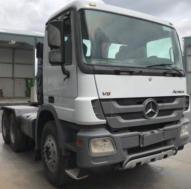 عدد اربع شاحنات اكتروس