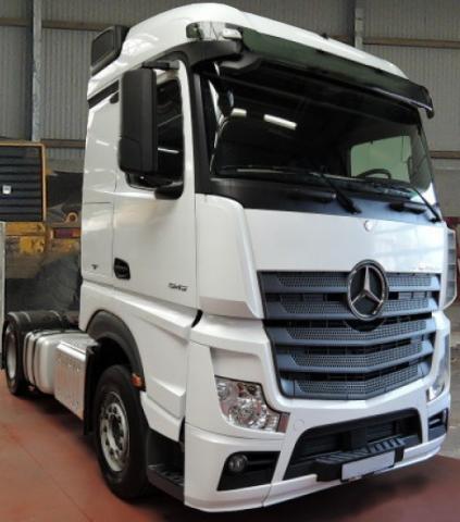 عدد 9 شاحنات اكتروس