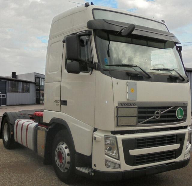 شاحنة فولفو