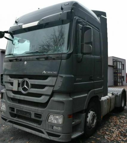 شاحنه اكتروس