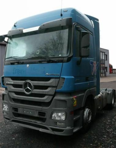 شاحنه اكتروس