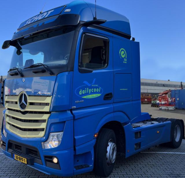 اكتروس عدد 9 شاحنات