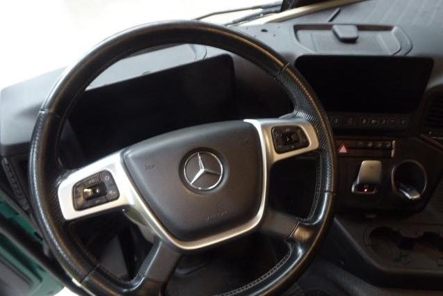 شاحنة رأس مرسيدس اكتروس دفع رباعي 4×4