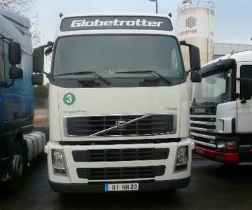 العدد 6 شاحنات