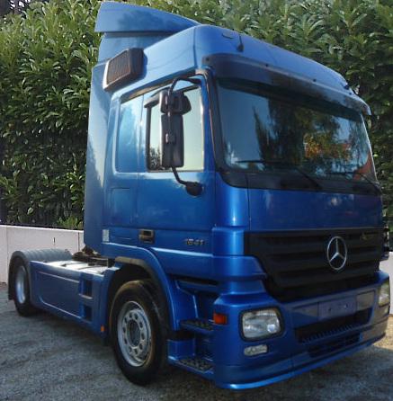 العدد شاحنتين