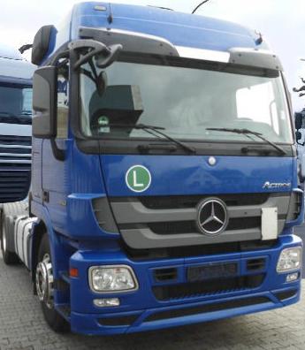 عدد 4 شاحنات