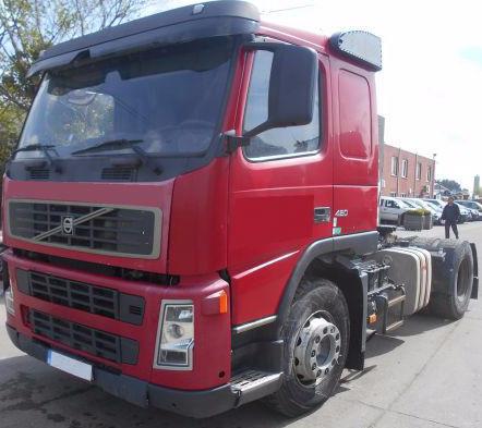 شاحنة فولفو