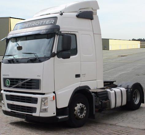 شاحنة فولفو