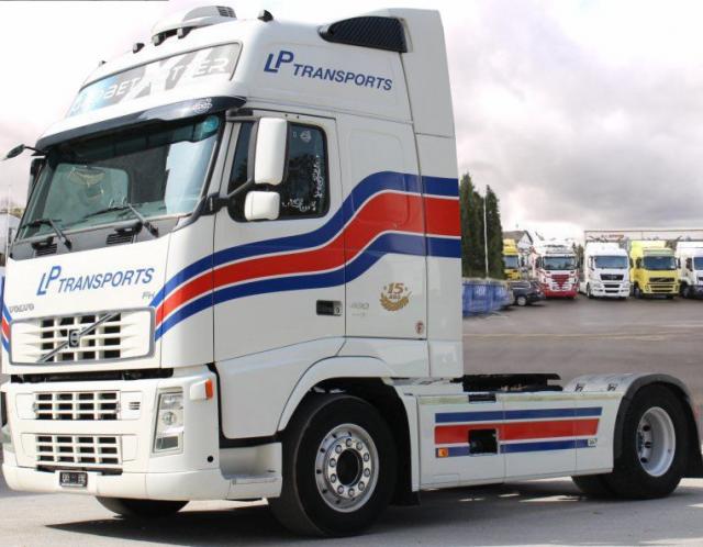 شاحنة فولفو