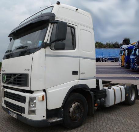 شاحنة فولفو