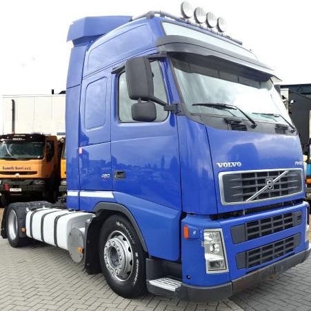شاحنة فولفو