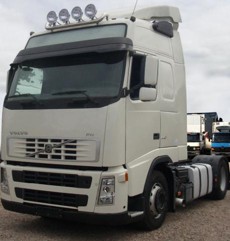شاحنة فولفو
