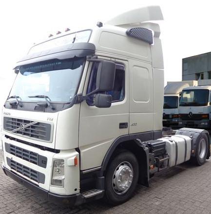 شاحنة فولفو