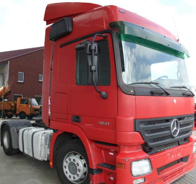 ميجا شاحنة اكتروس