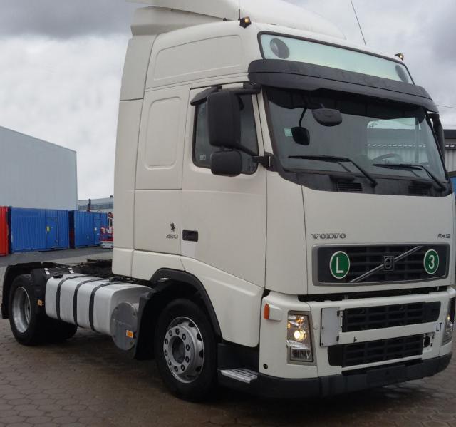 شاحنة فولفو