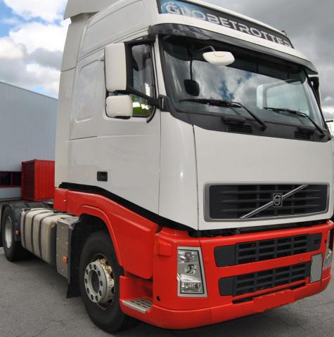 شاحنة فولفو