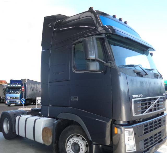 شاحنة فولفو