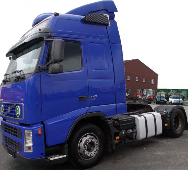 شاحنة فولفو