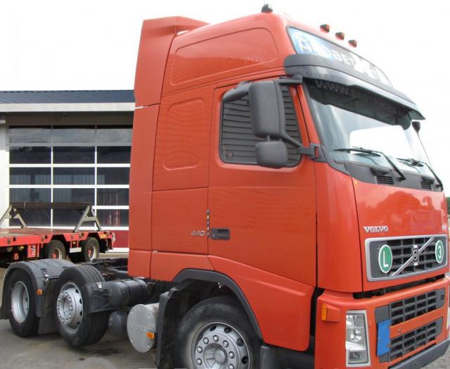 شاحنة فولفو